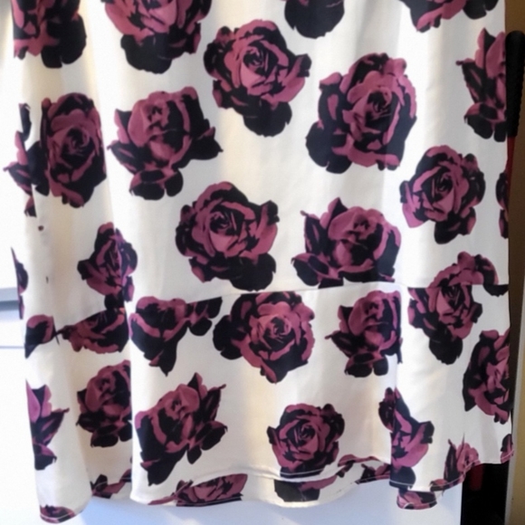 Kensie dress in satin like material size lg - Picture 3 of 5